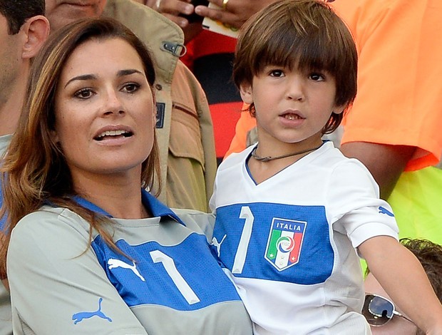 Anche Alena Seredova, moglie di Buffon, in tribuna con il figlio David. Getty Images